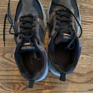 Skechers memory foam 8.5 4e wide shoes